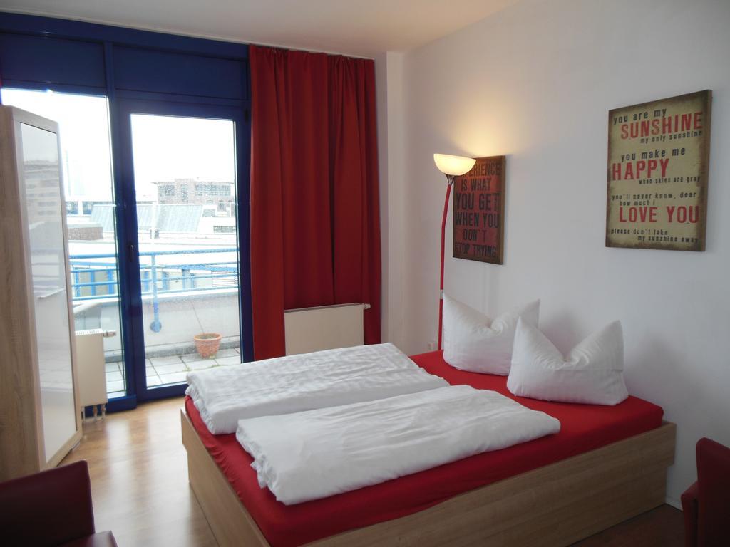 Lut10Her Sky-Fly Hotel Leipzig Bilik gambar