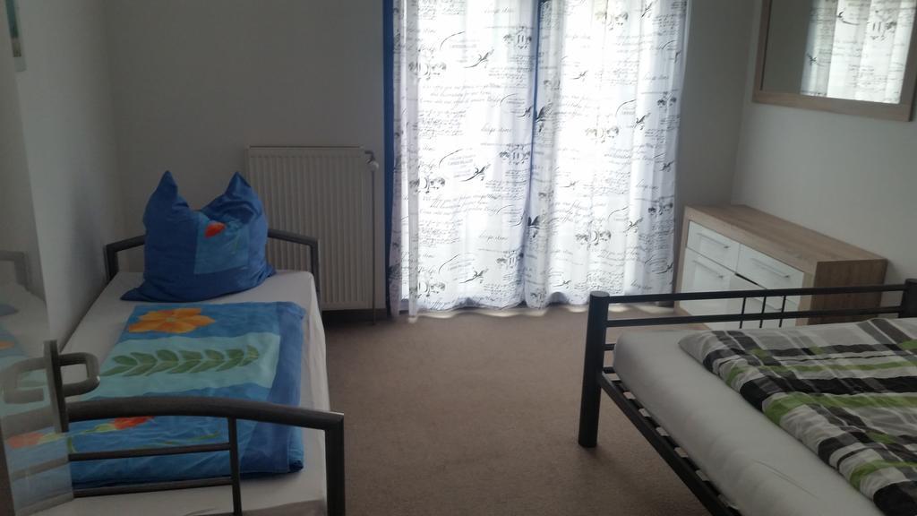 Lut10Her Sky-Fly Hotel Leipzig Bilik gambar